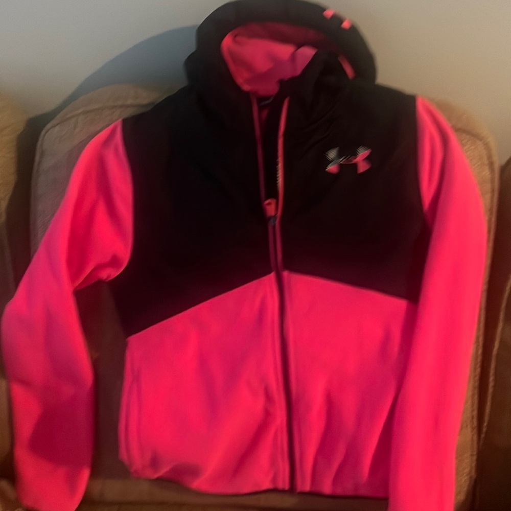 Under Armour fleece, Girls Large. Smoke free home. Like new.